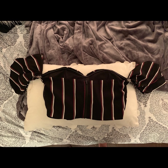Windsor store pin stripe sleeved crop top - Picture 2 of 6